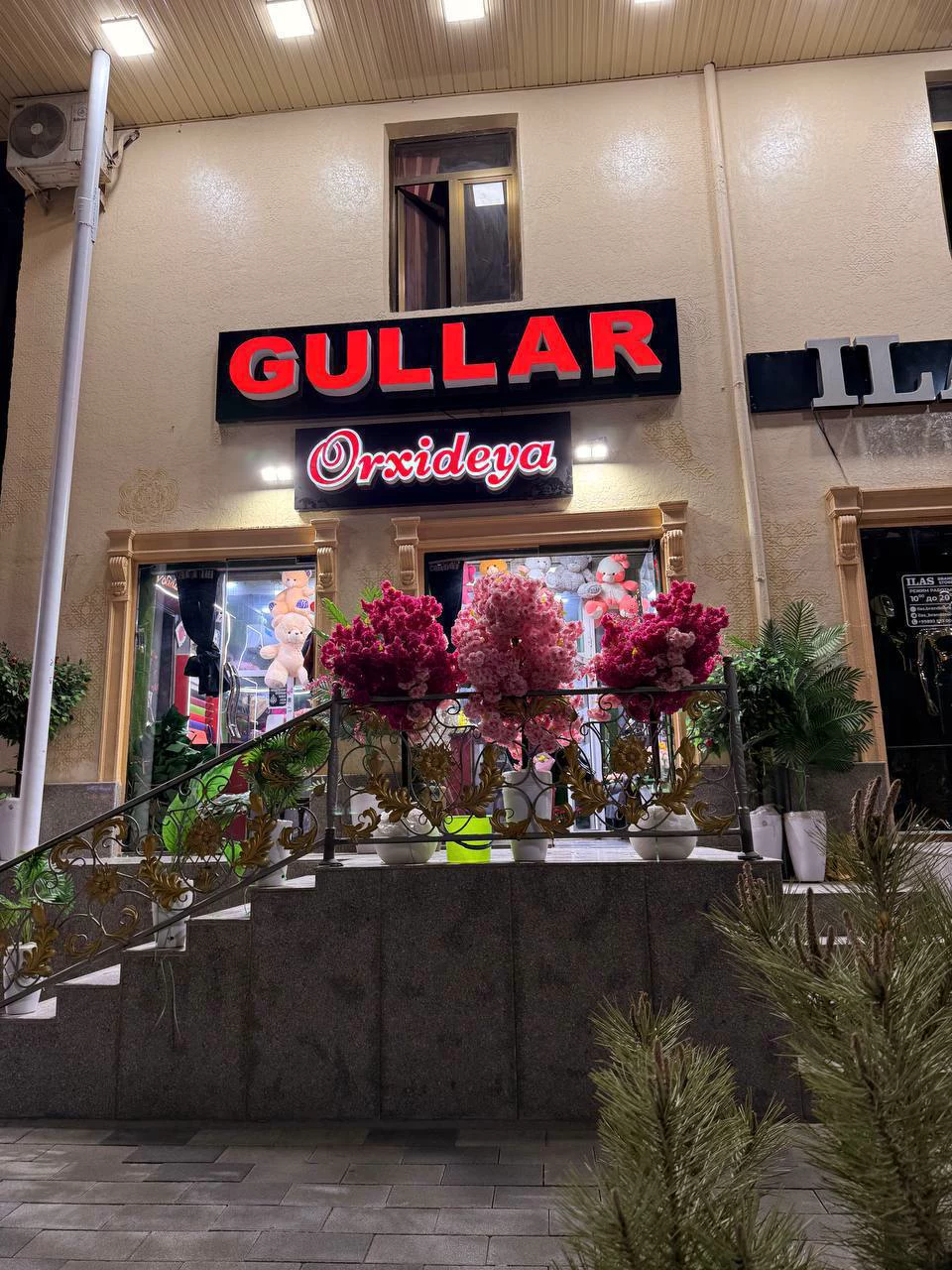 Gul do'koni xodimi